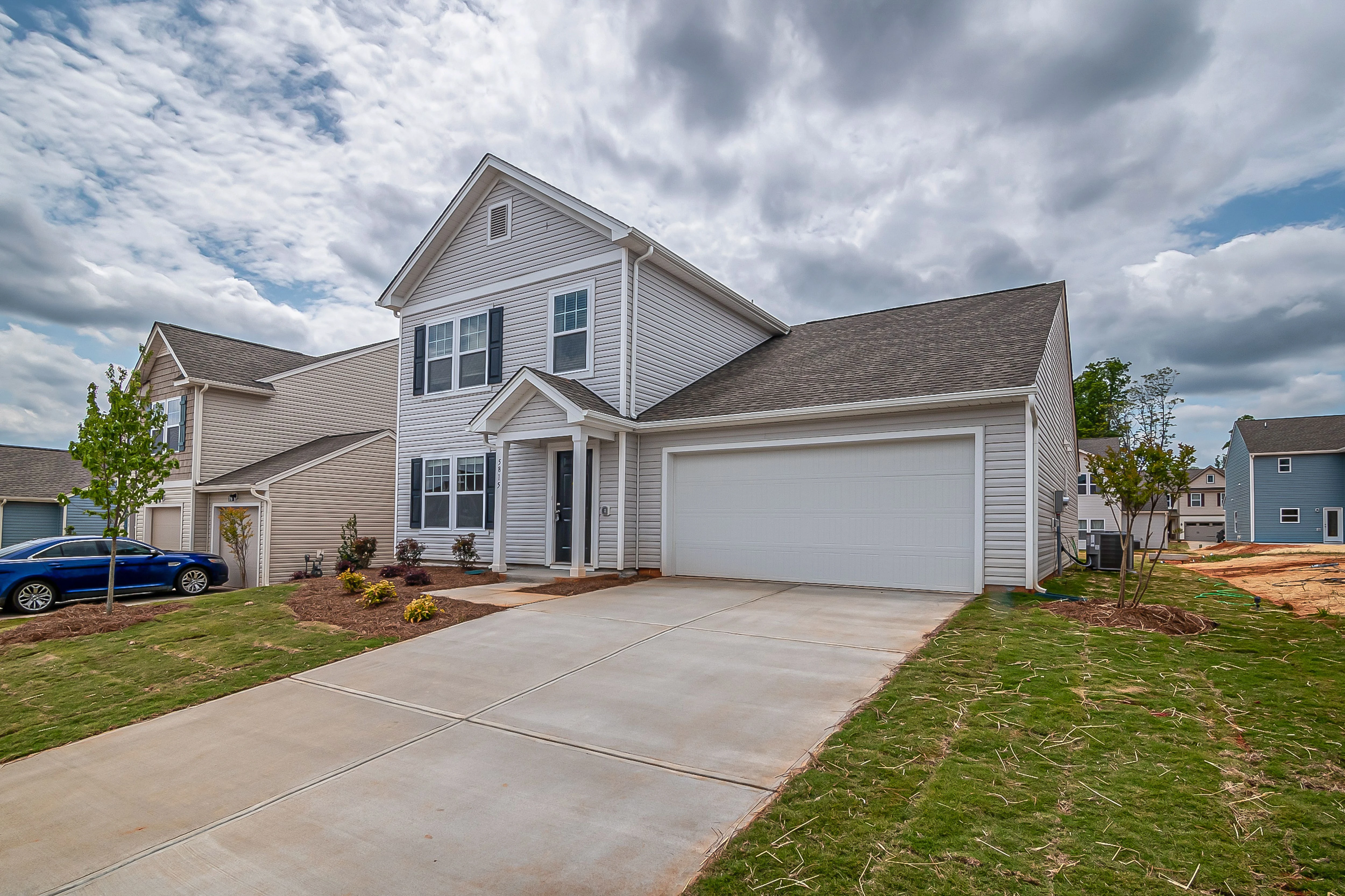Residential garage door in Chantilly